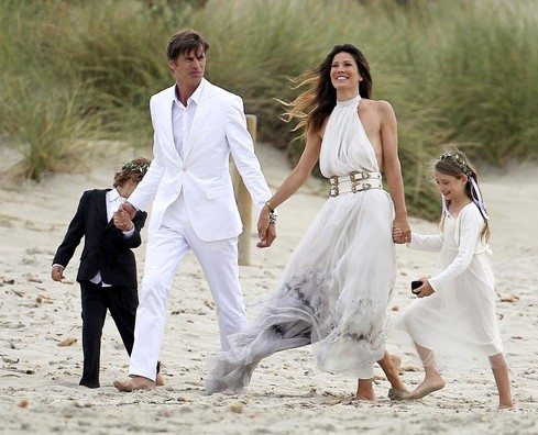 Algunos famosos se casan en la playa...